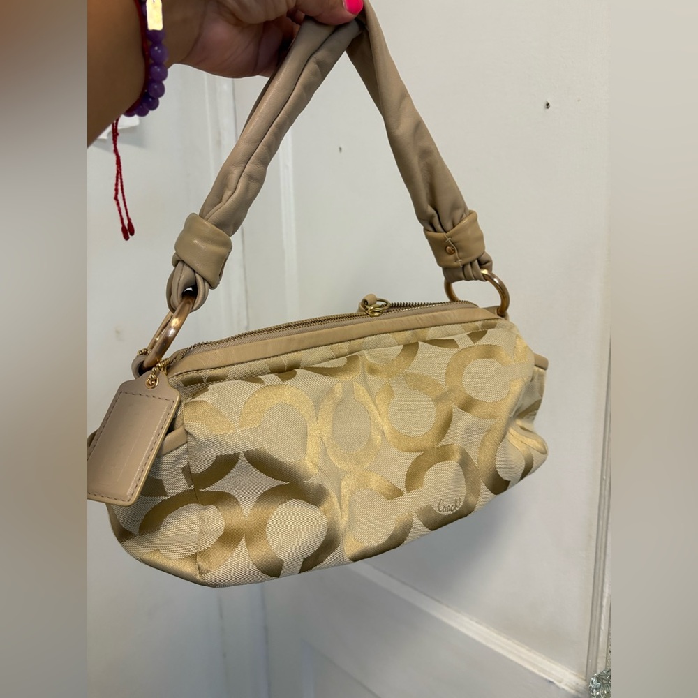 Coach 2008 Parker Beige Shoulder Bag EUC rose gold hardware